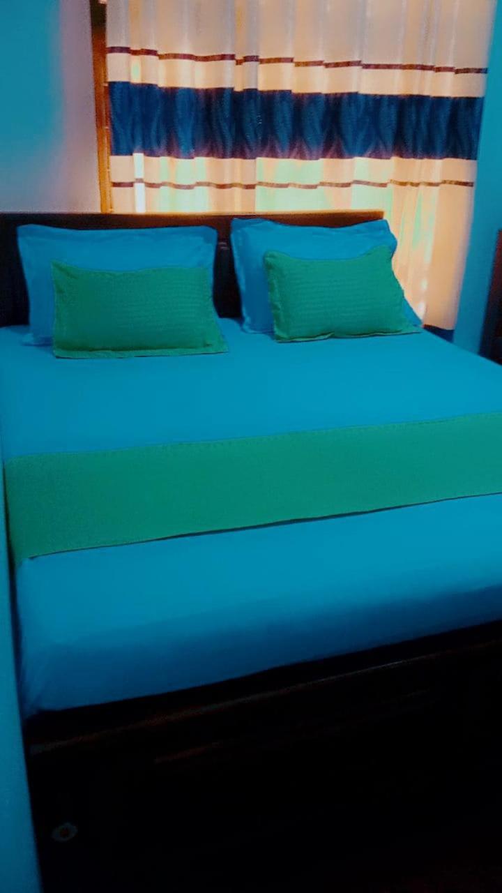 Impress Holiday Home Anuradhapura Quarto foto
